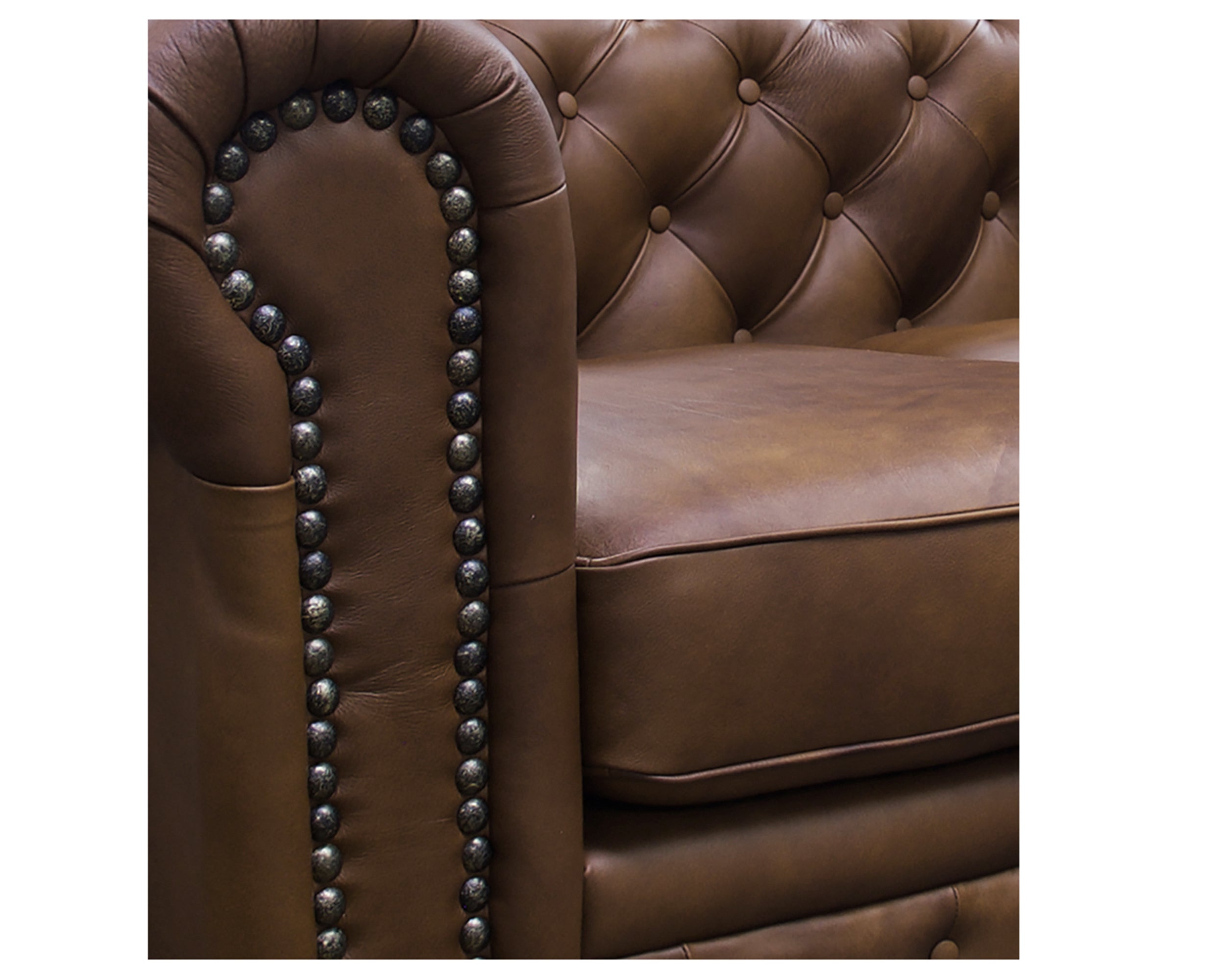 Love Seat de Piel Genuina 100%, Mod. Chesterfield, 2 Plazas.