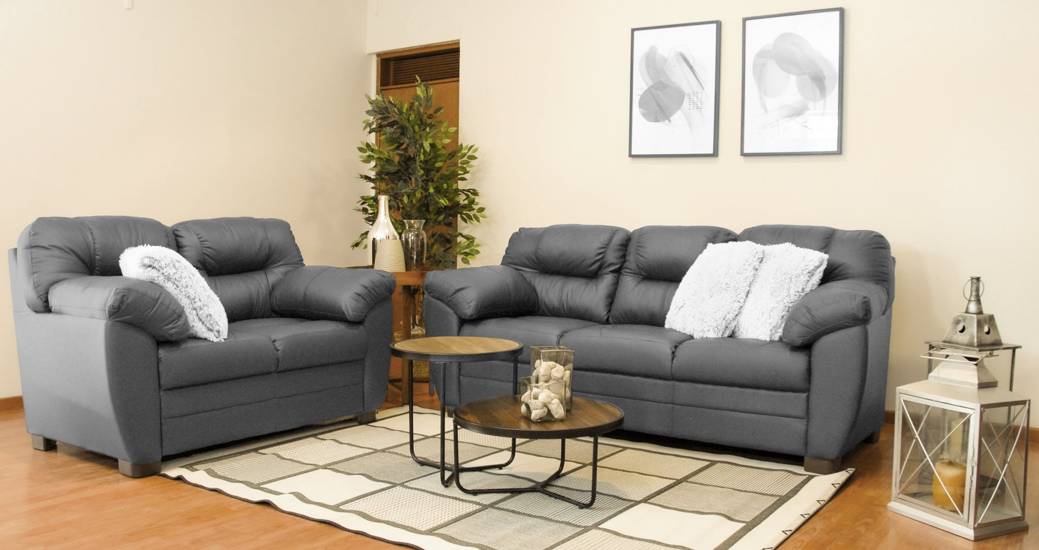 Sala de Piel Genuina Sofá y Love Seat, Mod. Toscana, dos piezas, 5 plazas.