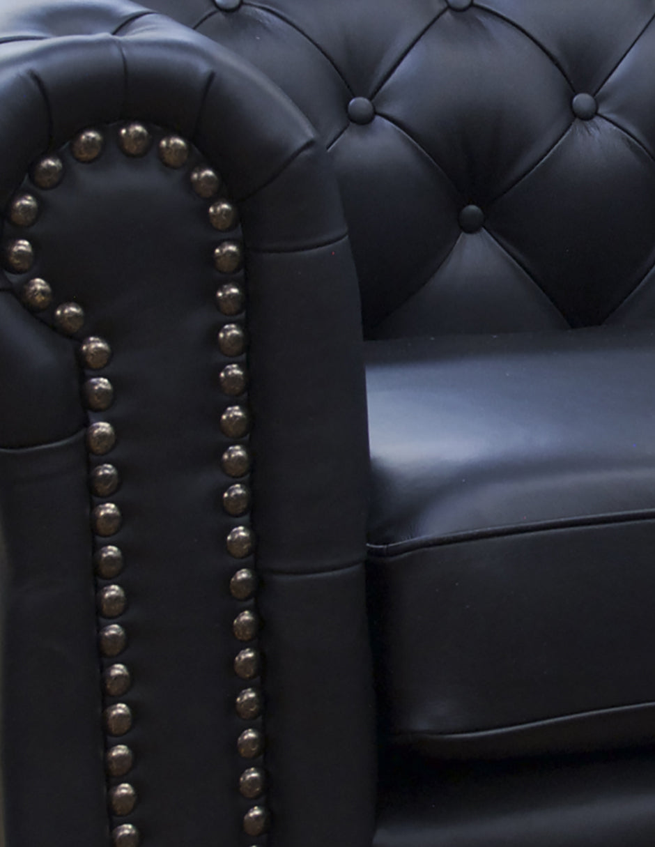Love Seat de Piel Genuina 100%, Mod. Chesterfield, 2 Plazas.