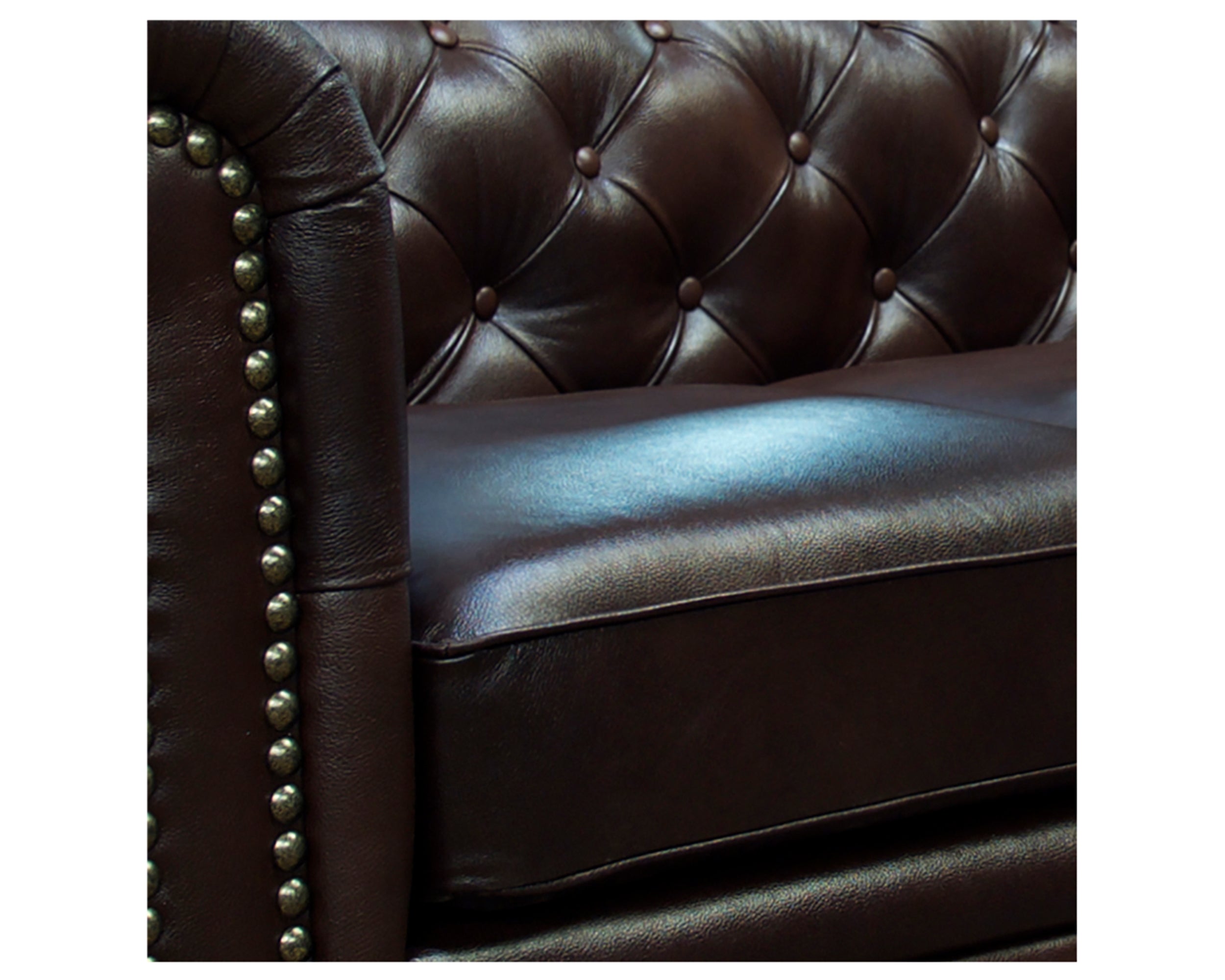 Sala de Piel Genuina 100% Sofá y Love Seat, Mod. Chesterfield, dos piezas, 5 plazas.