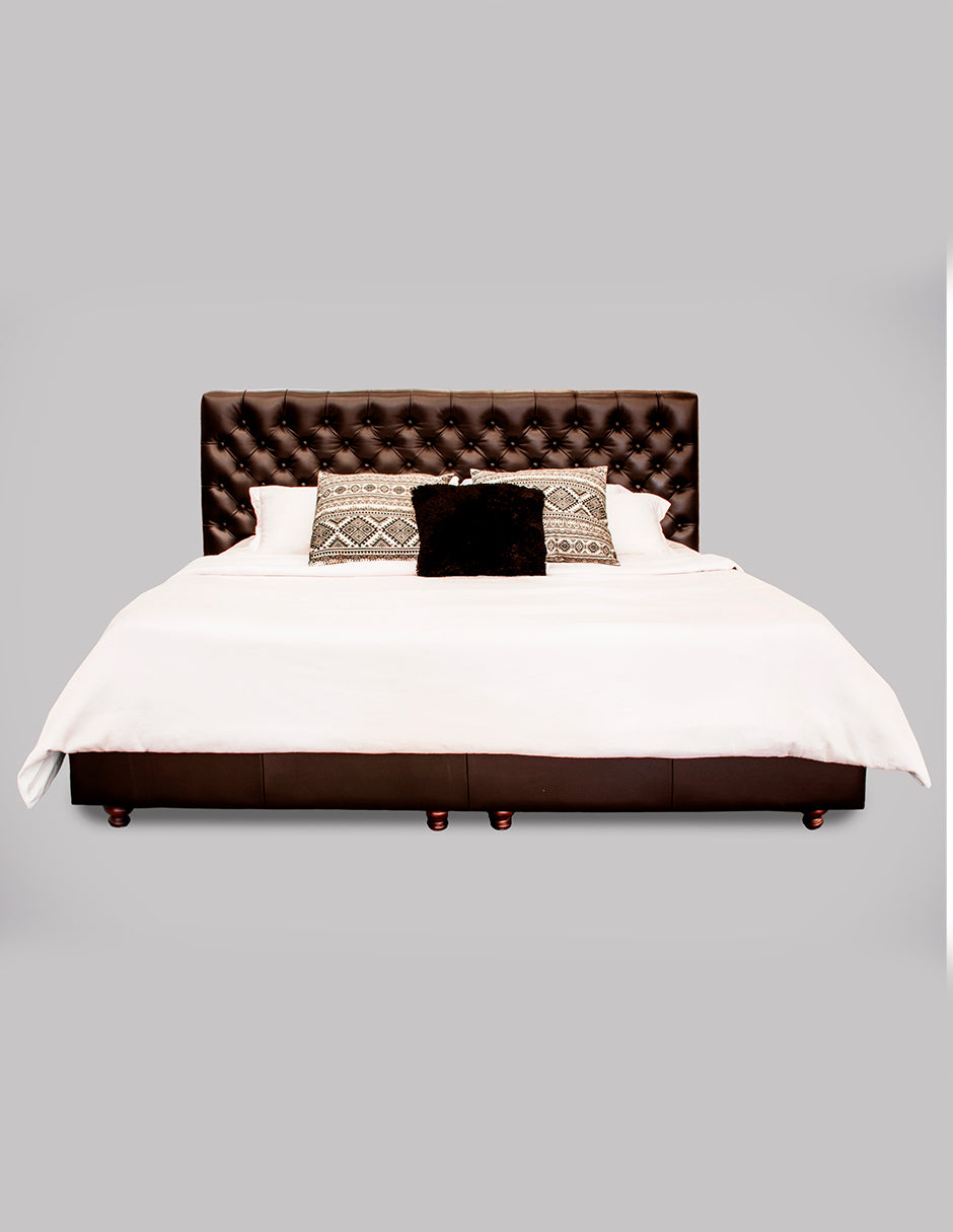 Cama KS de de Piel Genuina 100%, Mod. Chesterfield